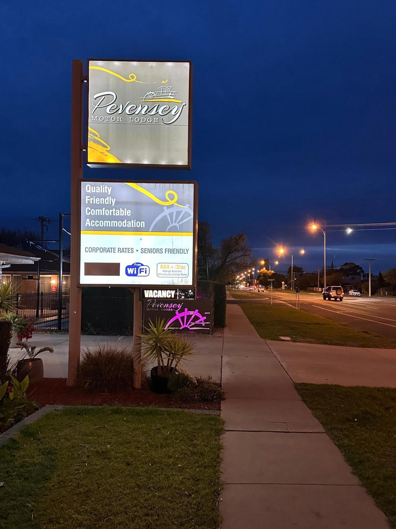 Pevensey Motor Lodge Ечука Екстериор снимка