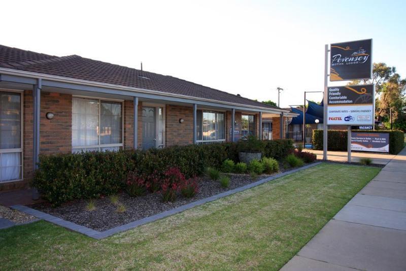 Pevensey Motor Lodge Ечука Екстериор снимка