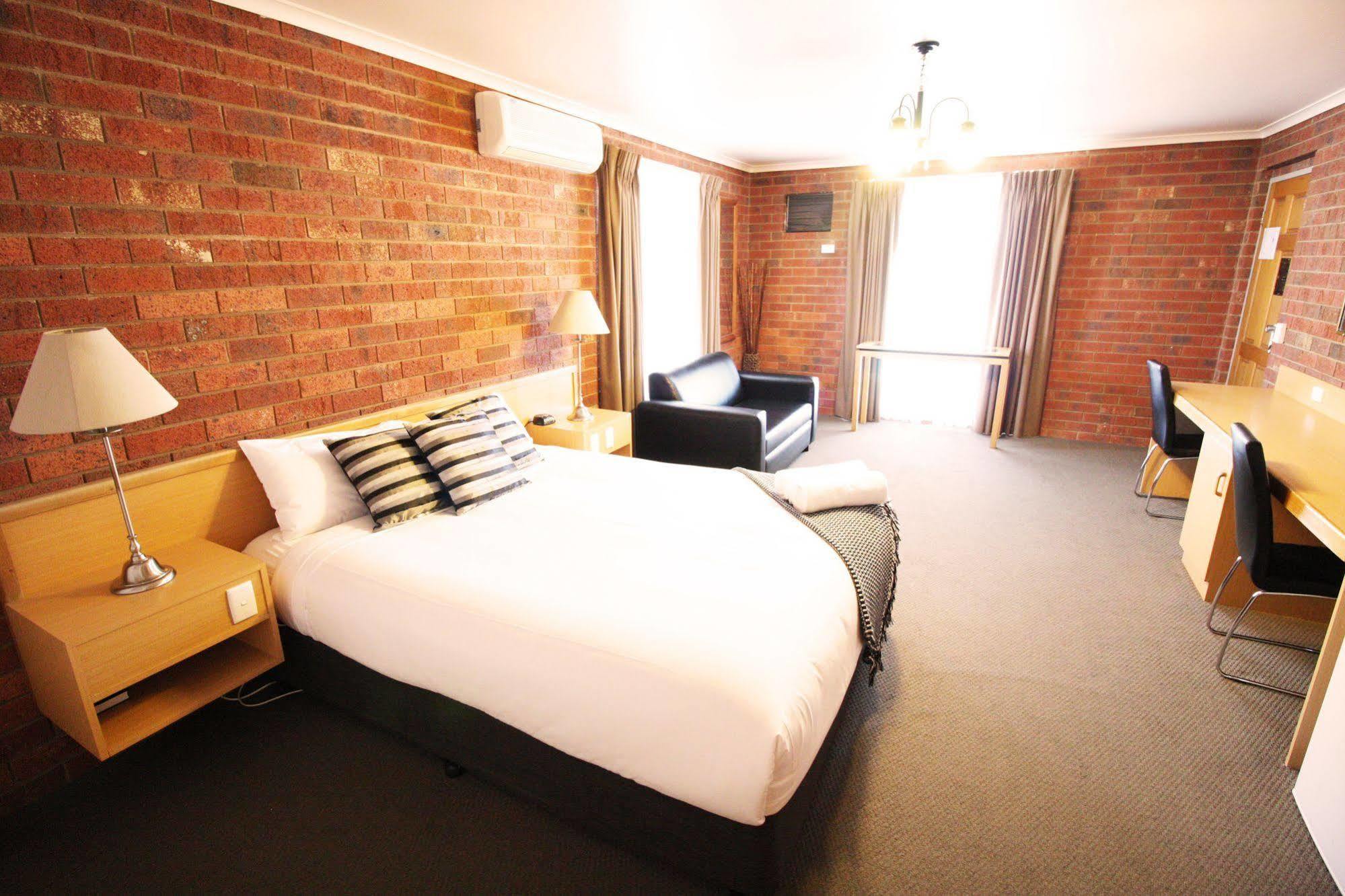 Pevensey Motor Lodge Ечука Екстериор снимка