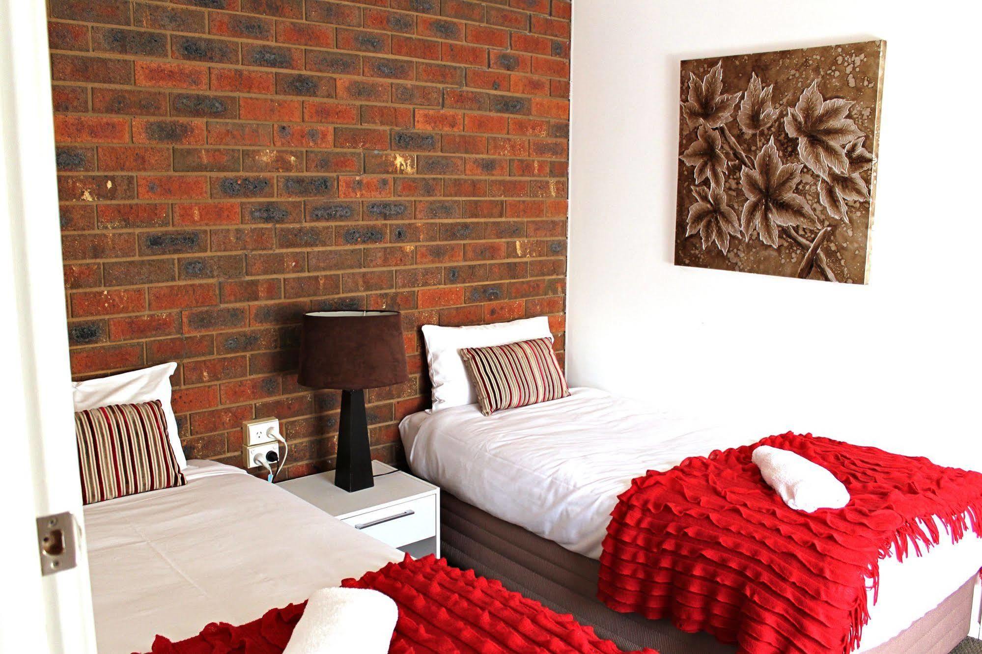 Pevensey Motor Lodge Ечука Екстериор снимка