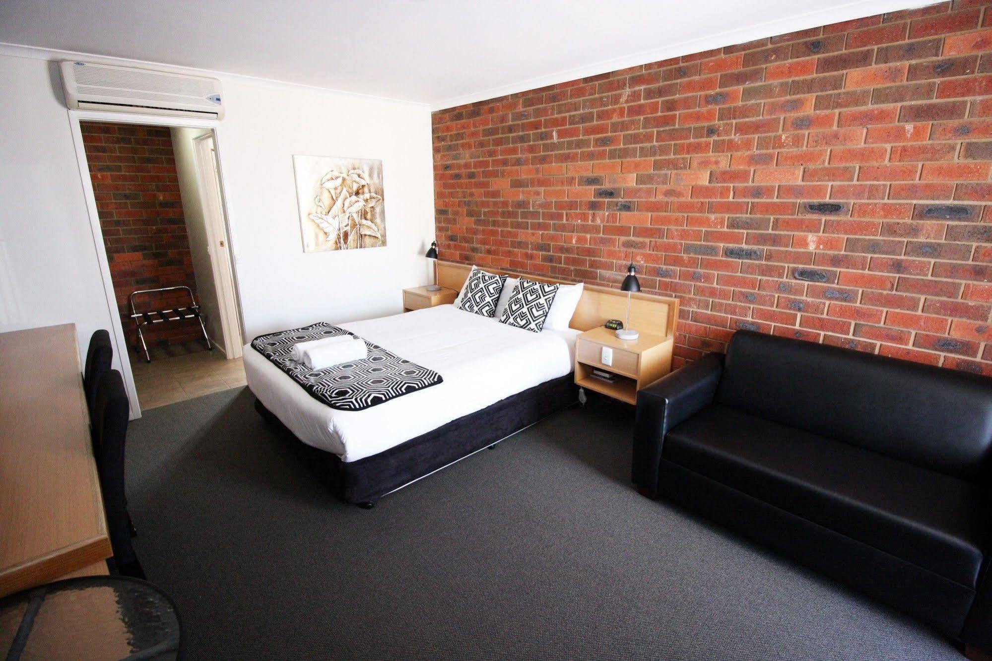 Pevensey Motor Lodge Ечука Екстериор снимка